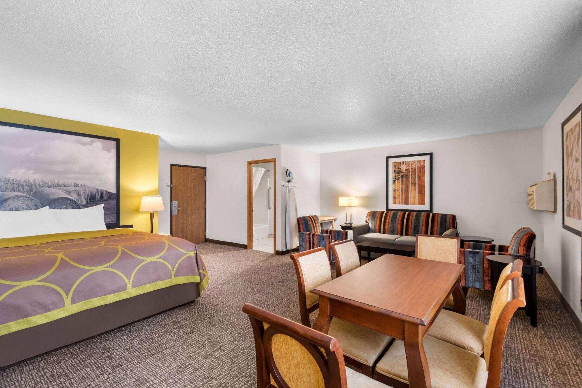 Super 8 By Wyndham Oelwein Otel Dış mekan fotoğraf