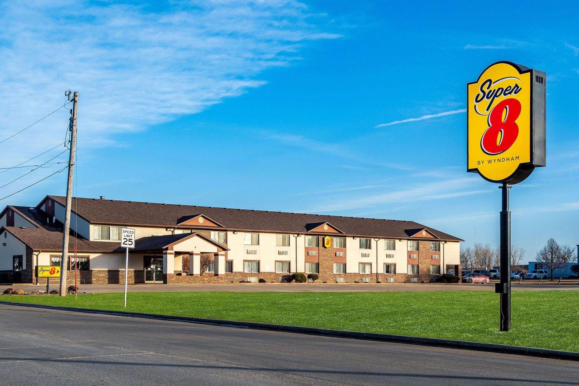 Super 8 By Wyndham Oelwein Otel Dış mekan fotoğraf