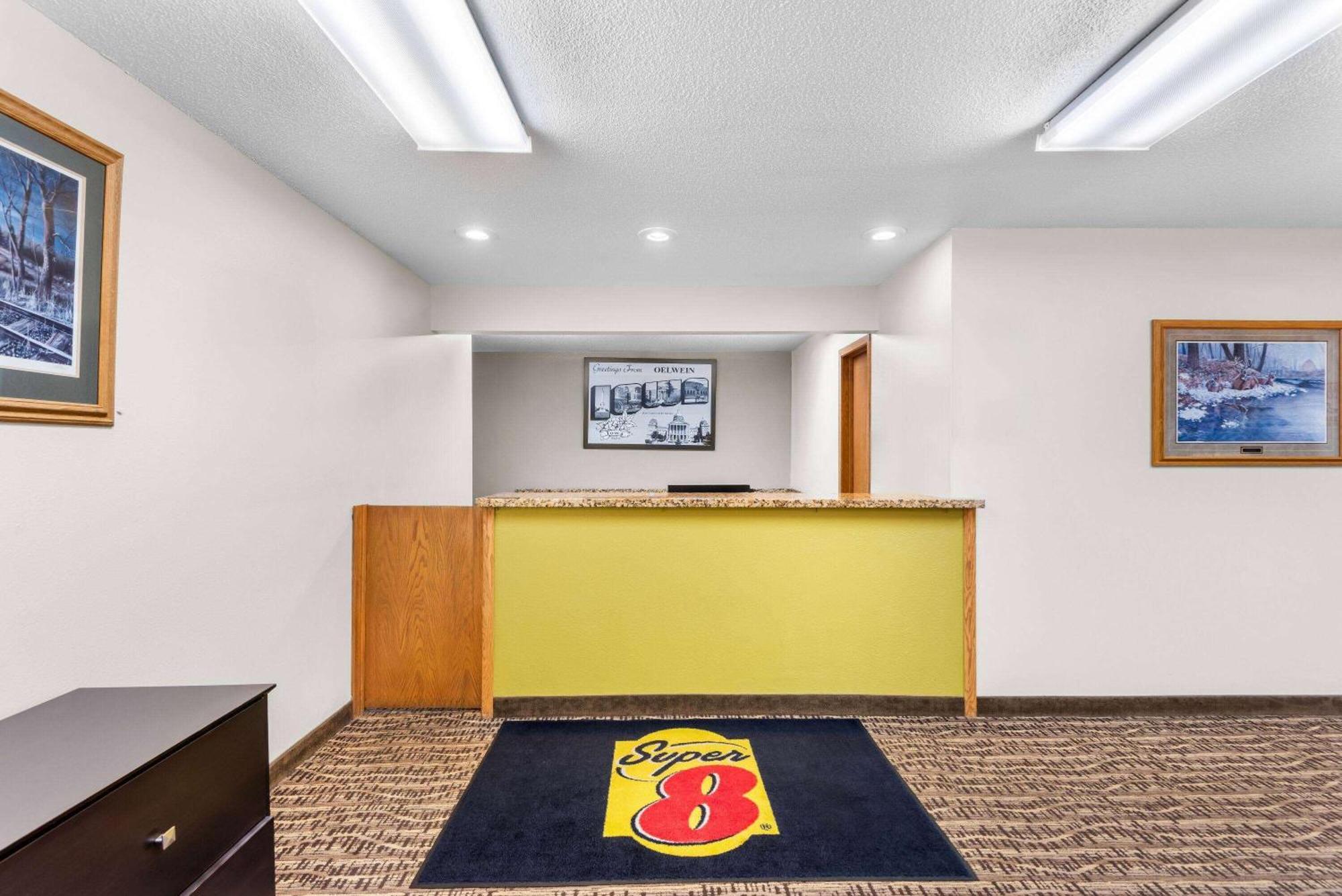 Super 8 By Wyndham Oelwein Otel Dış mekan fotoğraf